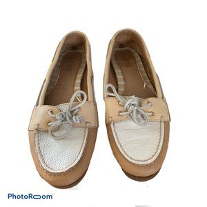 Tan/Cream Sperrys